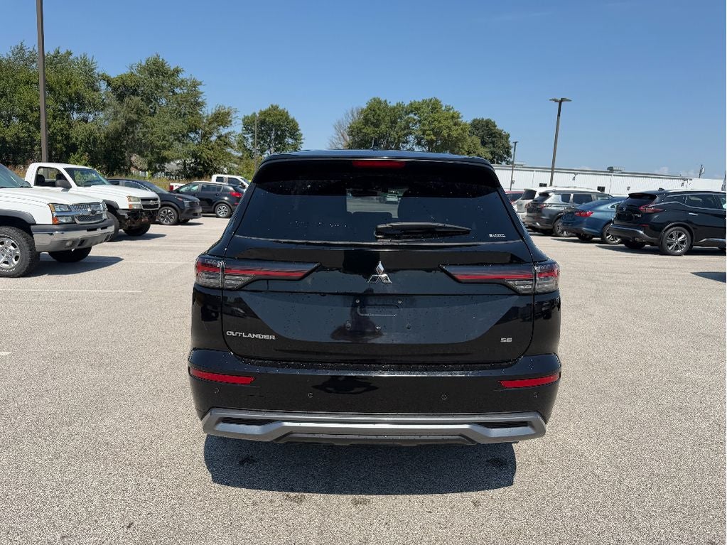 2025 Mitsubishi Outlander SE