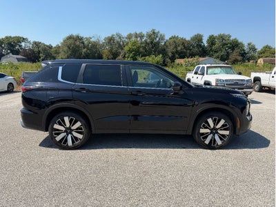 2025 Mitsubishi Outlander SE