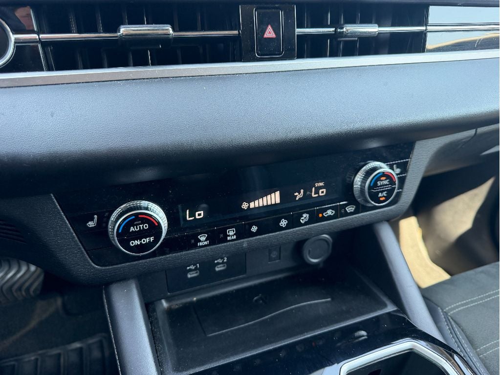 2025 Mitsubishi Outlander SE