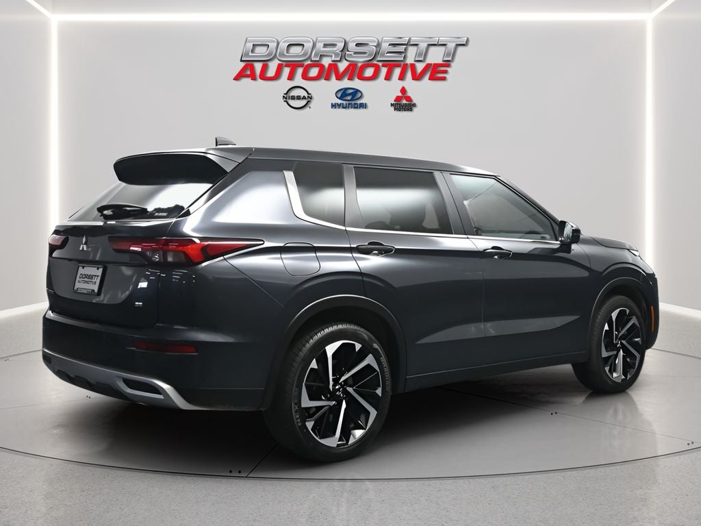 2024 Mitsubishi Outlander SE