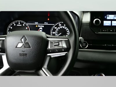 2024 Mitsubishi Outlander SE