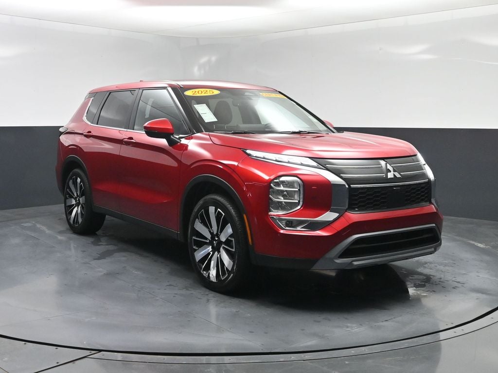 2025 Mitsubishi Outlander SE