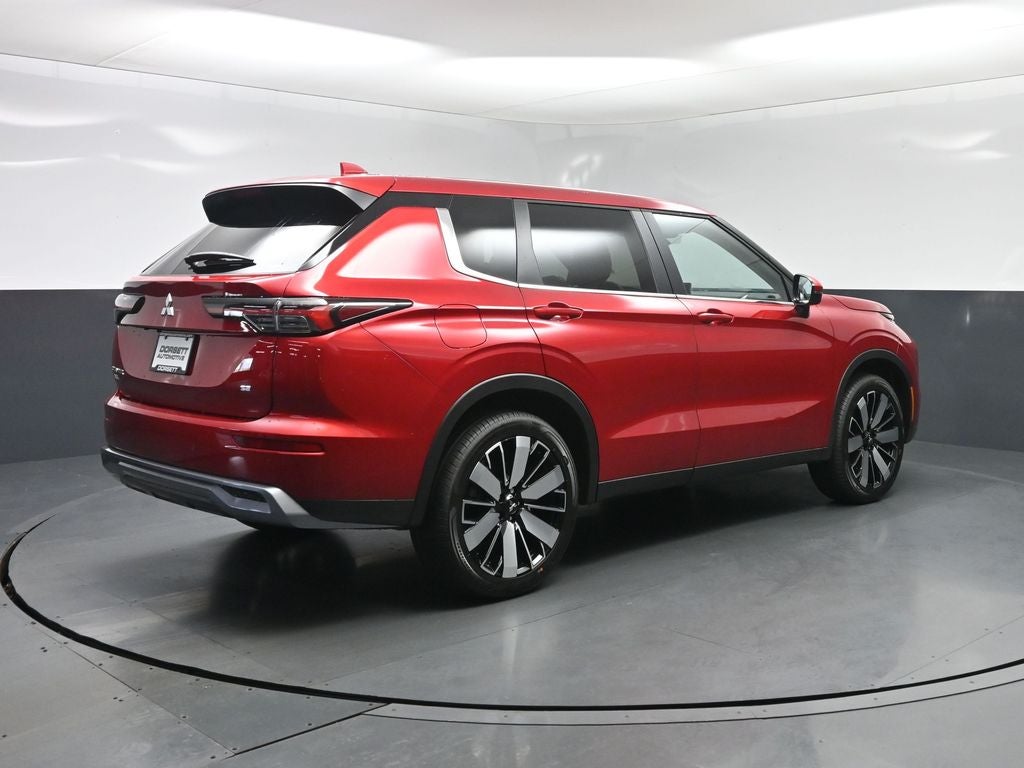 2025 Mitsubishi Outlander SE