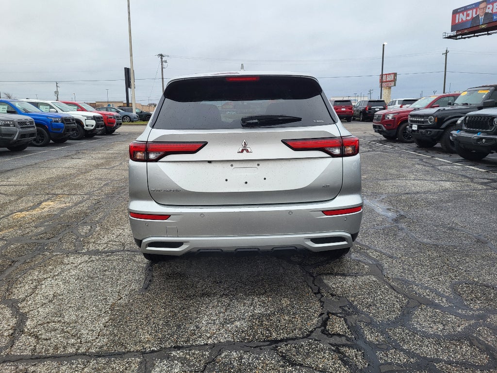 2024 Mitsubishi Outlander SE
