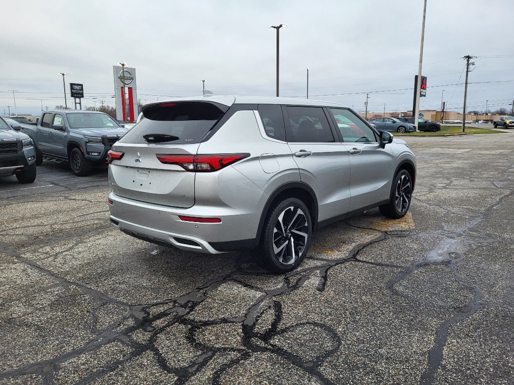 2024 Mitsubishi Outlander SE