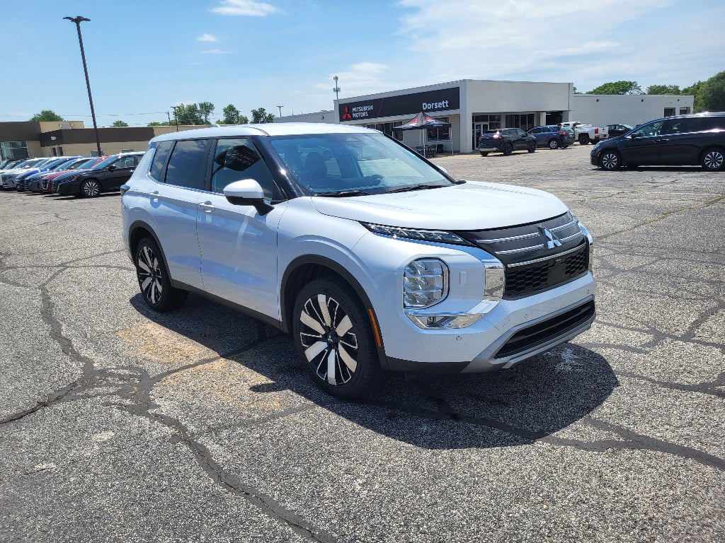 2025 Mitsubishi Outlander SE