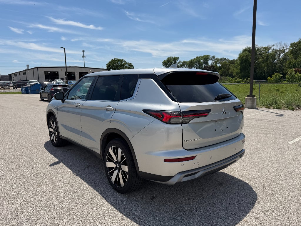 2025 Mitsubishi Outlander SE
