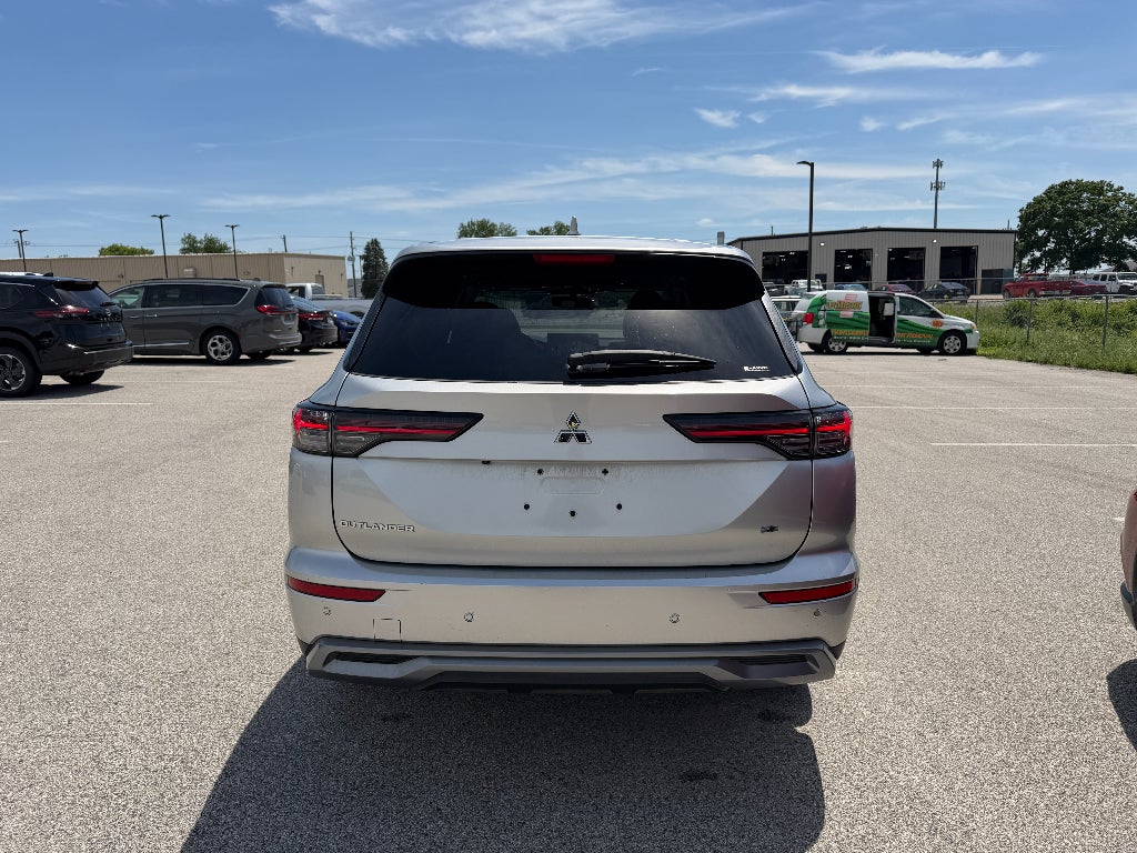 2025 Mitsubishi Outlander SE