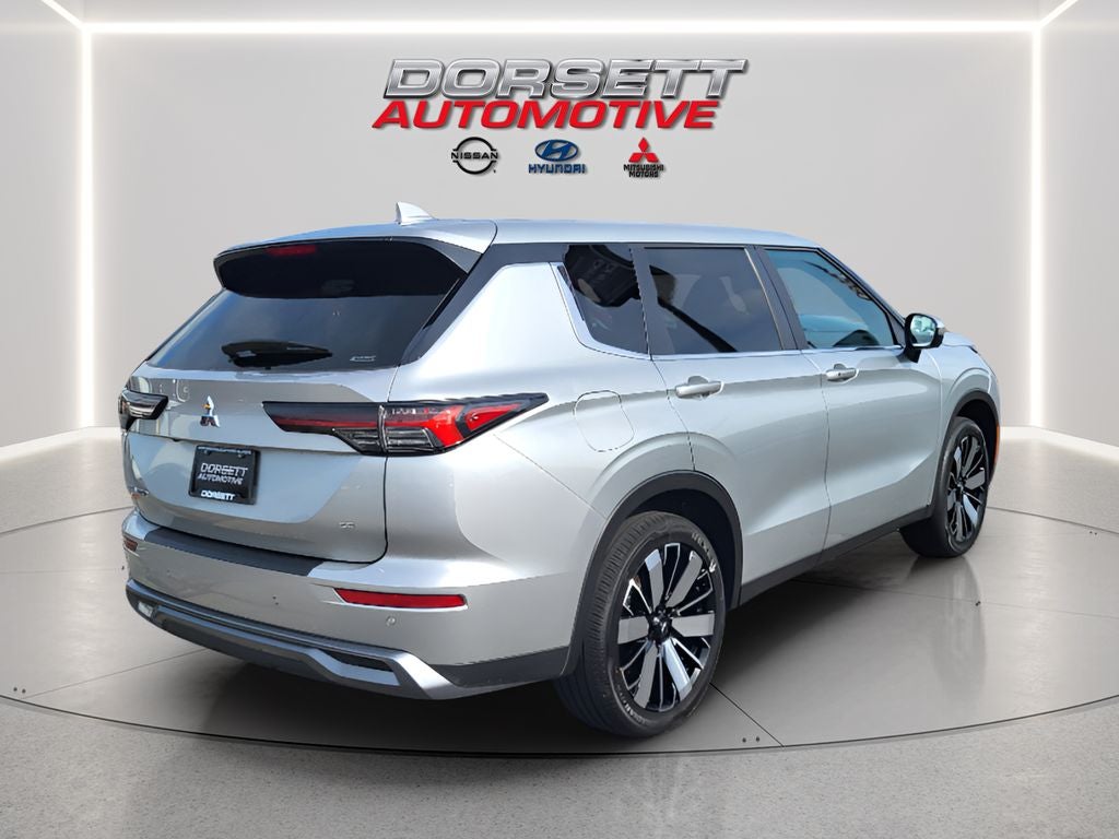 2025 Mitsubishi Outlander SE