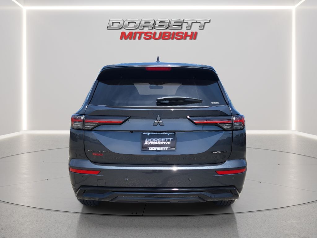 2026 Mitsubishi Outlander LE