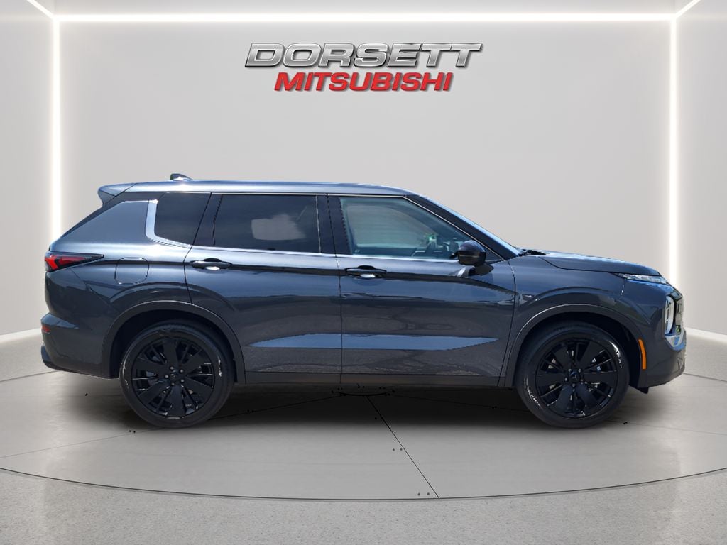 2026 Mitsubishi Outlander LE