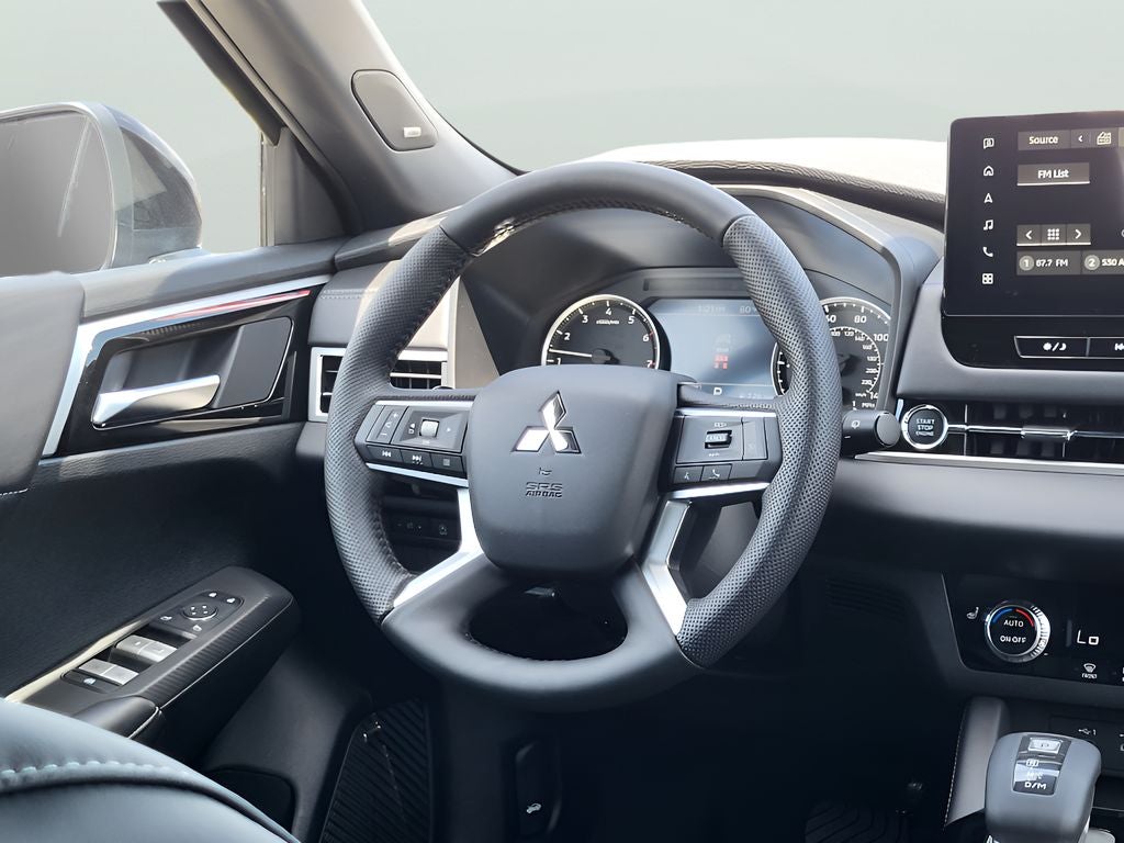 2026 Mitsubishi Outlander LE