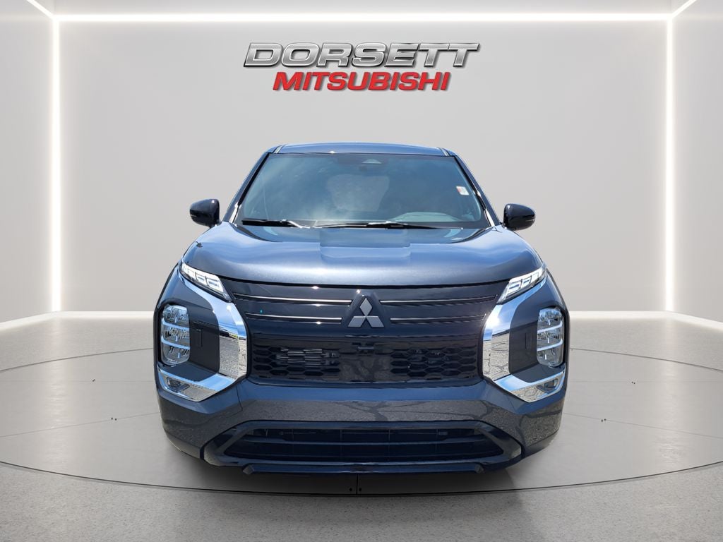 2026 Mitsubishi Outlander LE