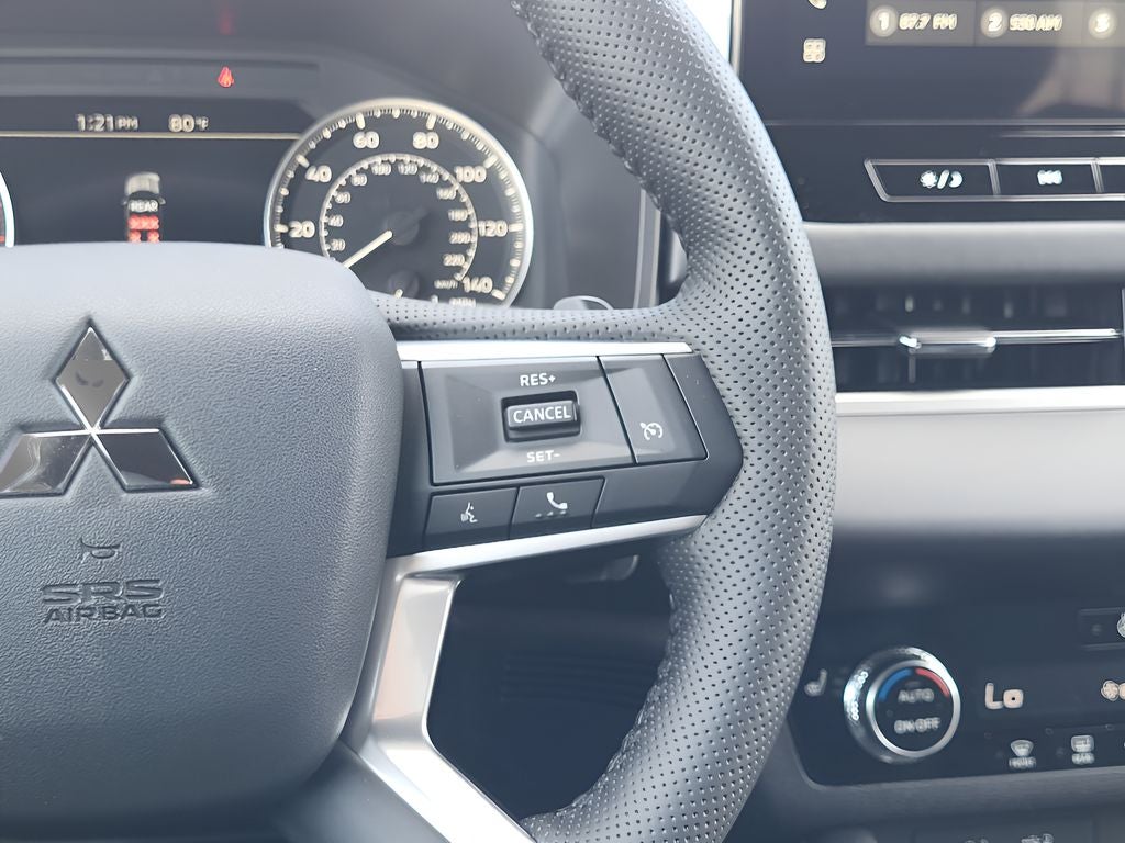 2026 Mitsubishi Outlander LE