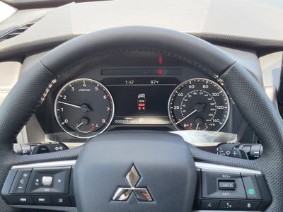 2026 Mitsubishi Outlander SE