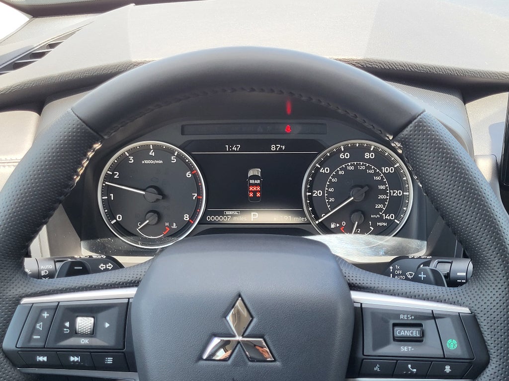 2026 Mitsubishi Outlander SE