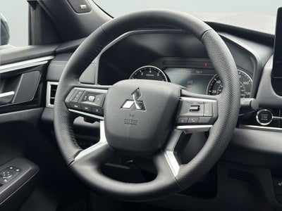 2026 Mitsubishi Outlander LE