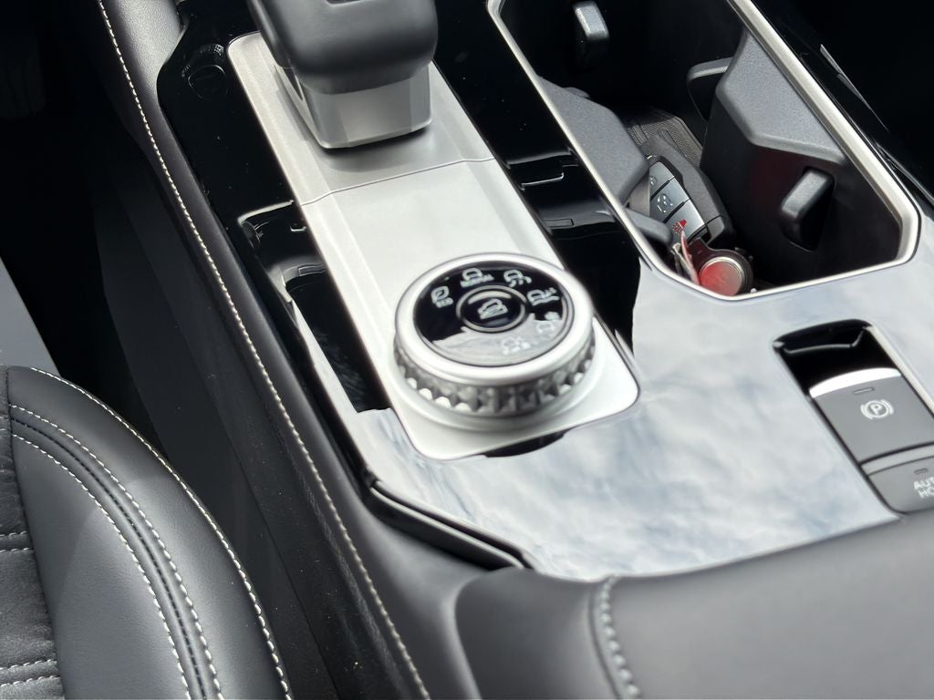2026 Mitsubishi Outlander LE
