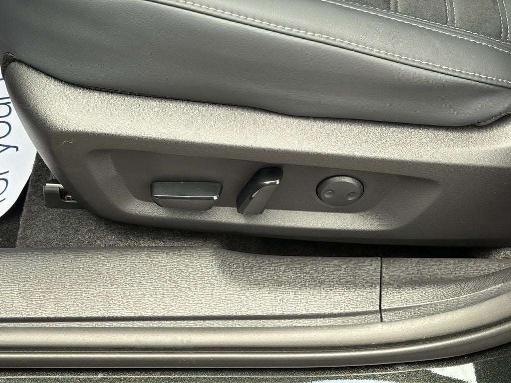 2026 Mitsubishi Outlander LE