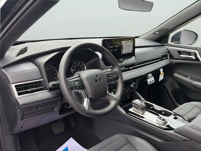 2026 Mitsubishi Outlander LE
