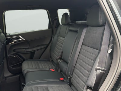 2026 Mitsubishi Outlander LE