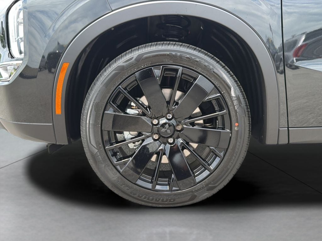 2026 Mitsubishi Outlander LE