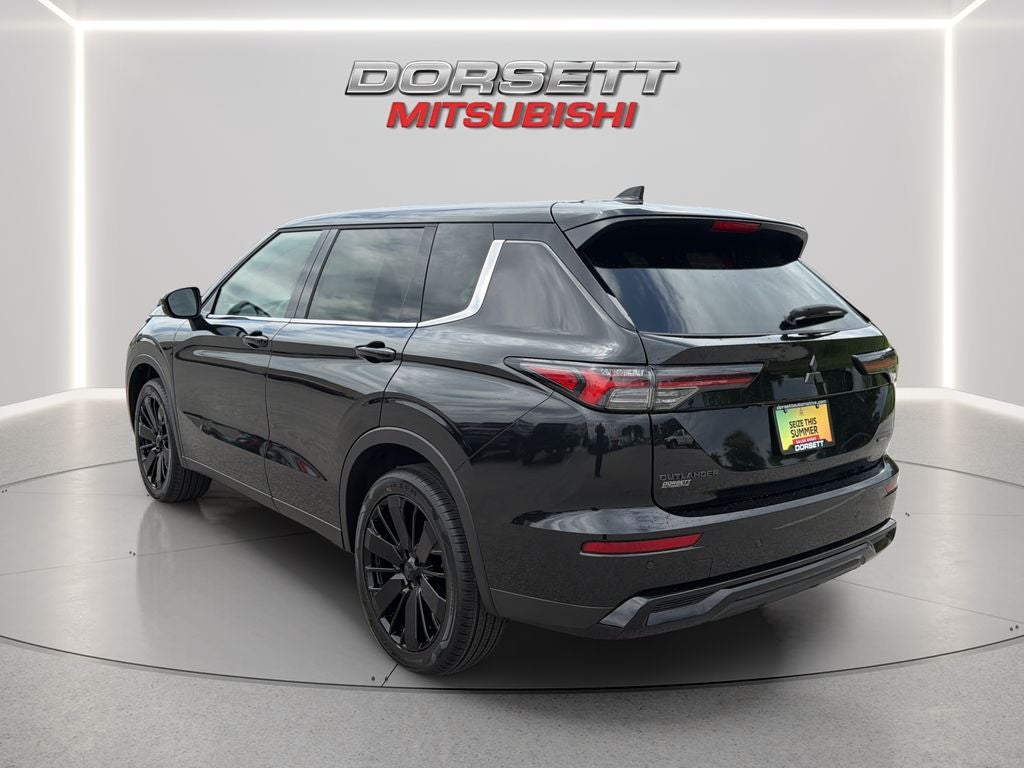 2026 Mitsubishi Outlander LE
