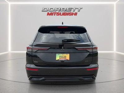 2026 Mitsubishi Outlander LE