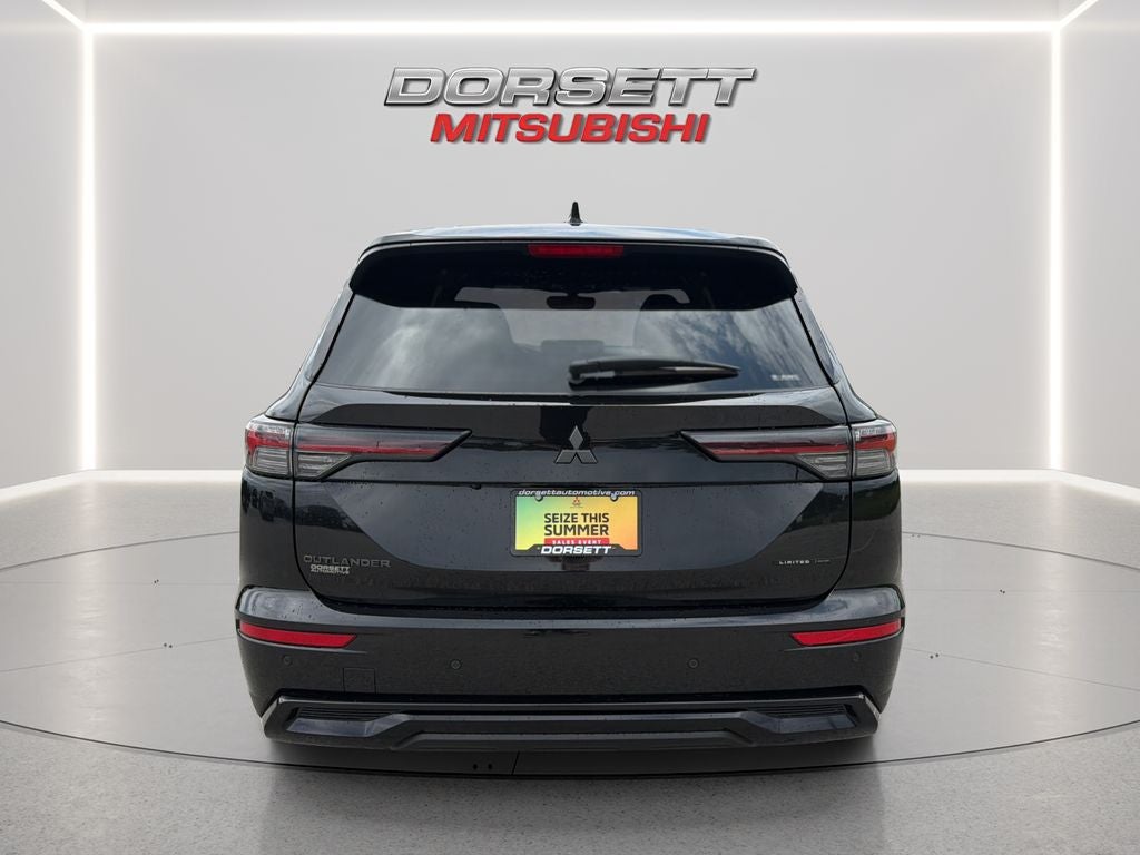 2026 Mitsubishi Outlander LE