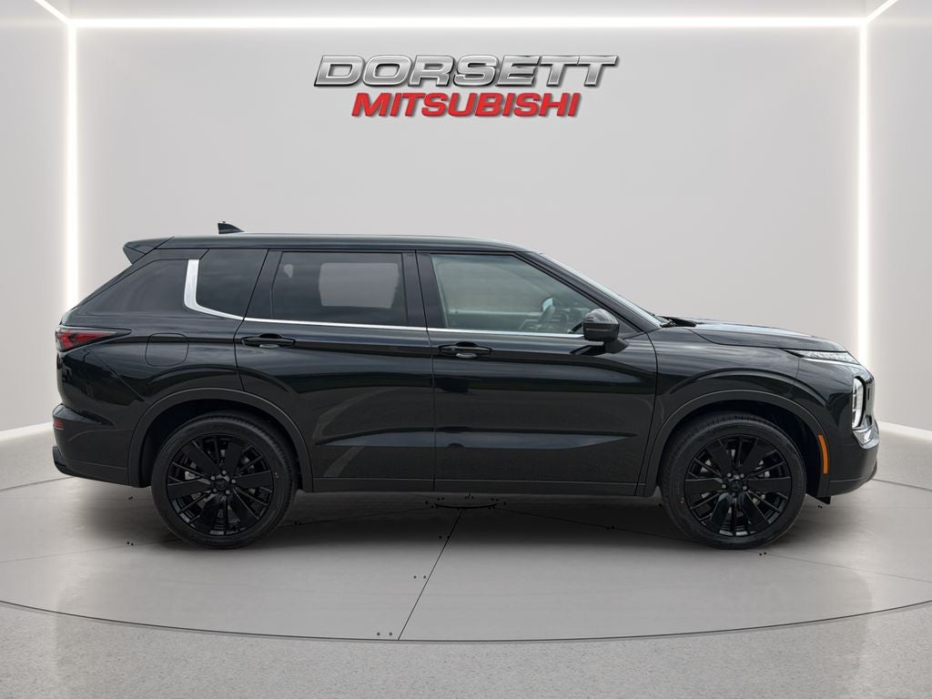 2026 Mitsubishi Outlander LE