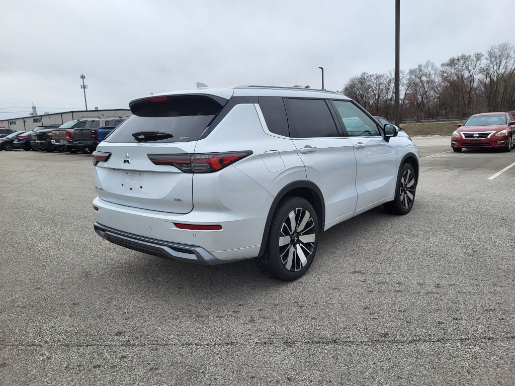 2025 Mitsubishi Outlander SEL