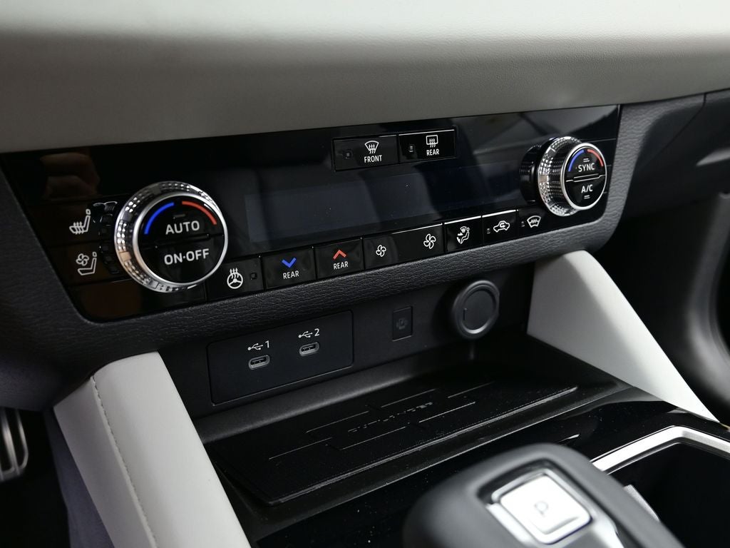 2025 Mitsubishi Outlander Platinum Edition