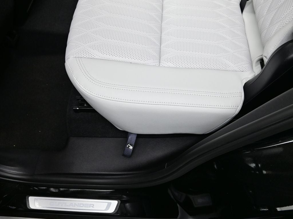 2025 Mitsubishi Outlander Platinum Edition