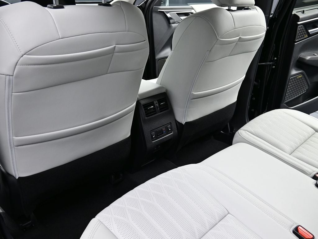 2025 Mitsubishi Outlander Platinum Edition