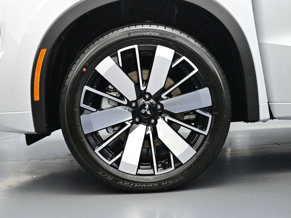 2025 Mitsubishi Outlander SEL