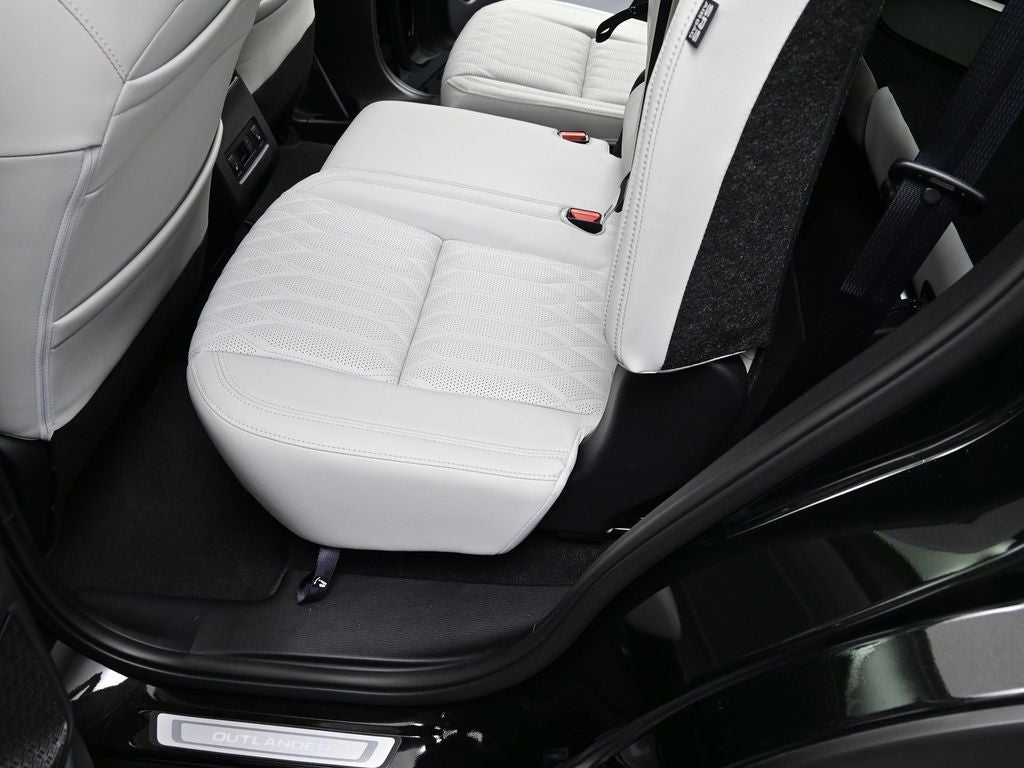 2025 Mitsubishi Outlander Platinum Edition