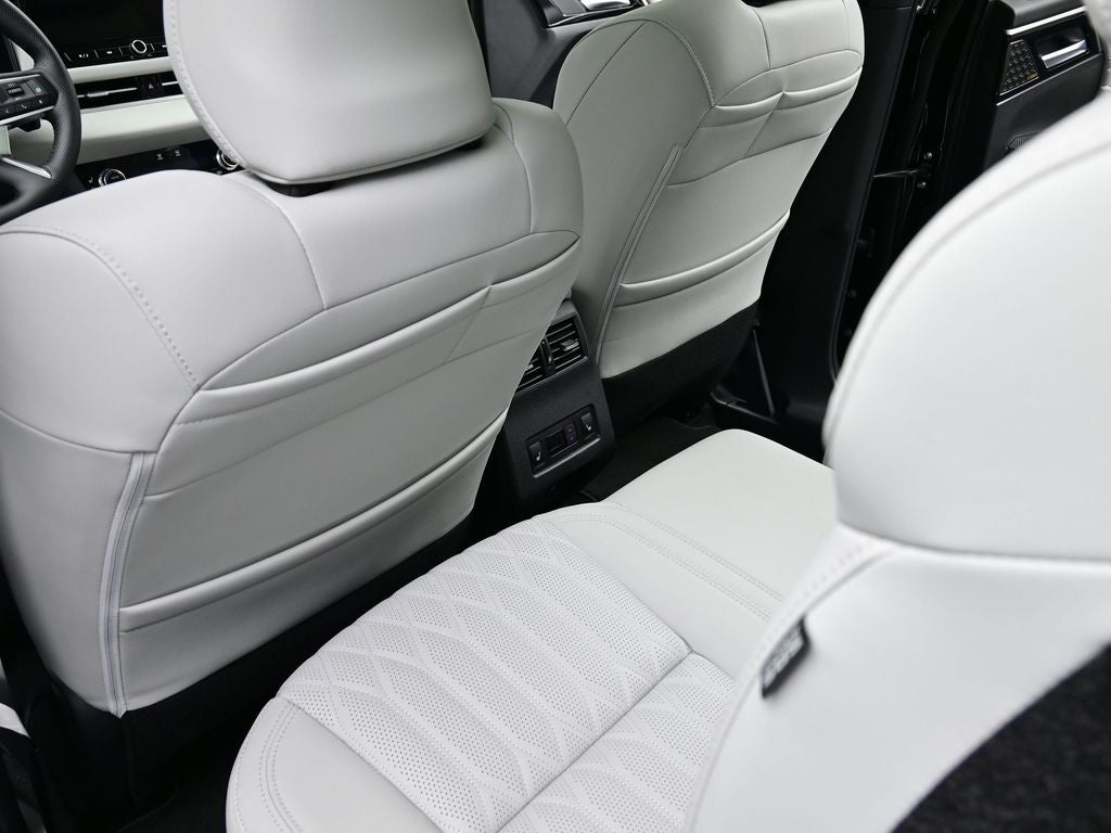 2025 Mitsubishi Outlander Platinum Edition