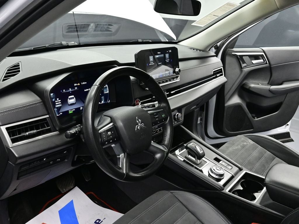 2024 Mitsubishi Outlander PHEV SE