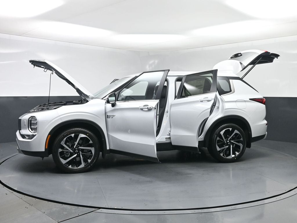 2025 Mitsubishi Outlander PHEV SE