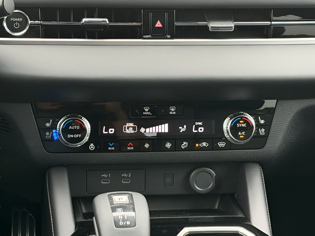 2026 Mitsubishi Outlander PHEV SEL