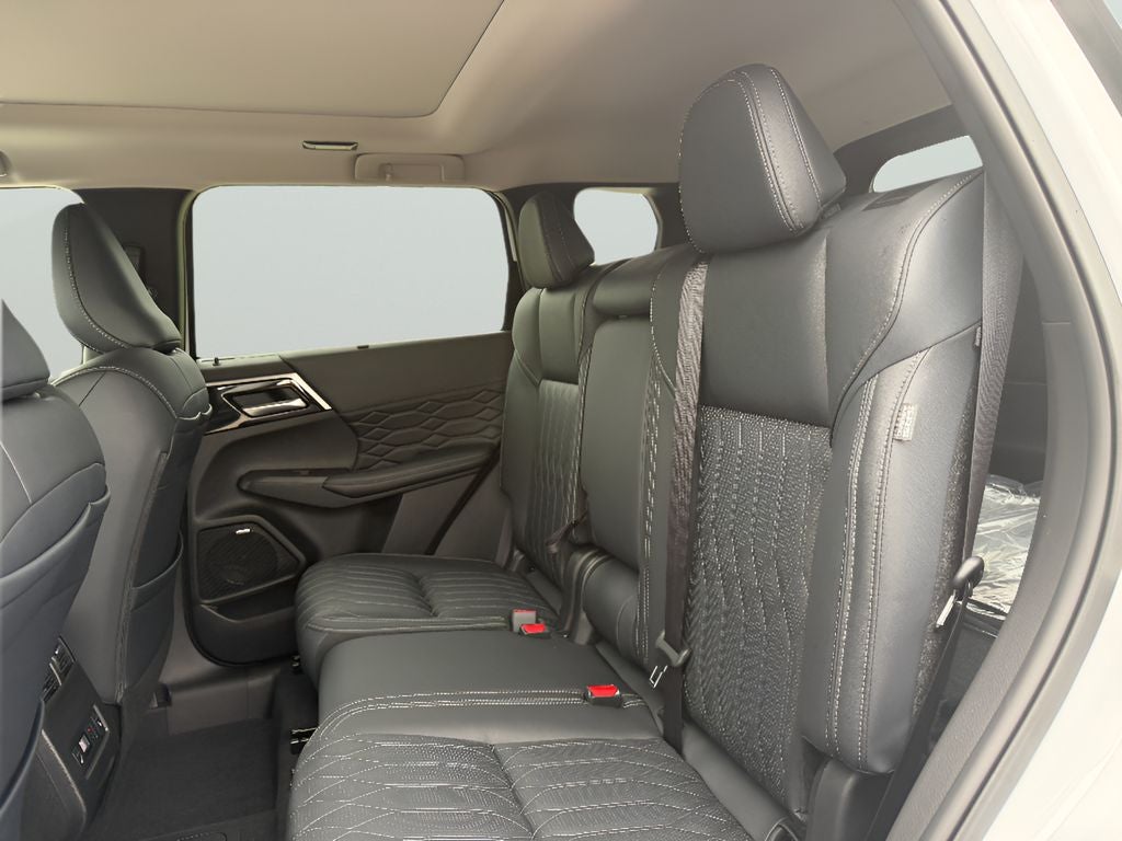 2026 Mitsubishi Outlander PHEV SEL