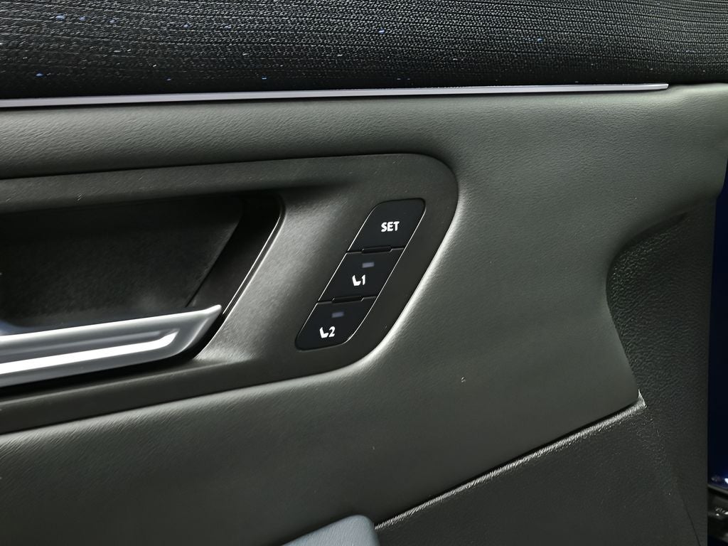 2026 Nissan LEAF PLATINUM+