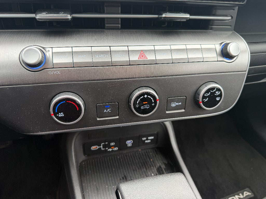 2024 Hyundai KONA SE