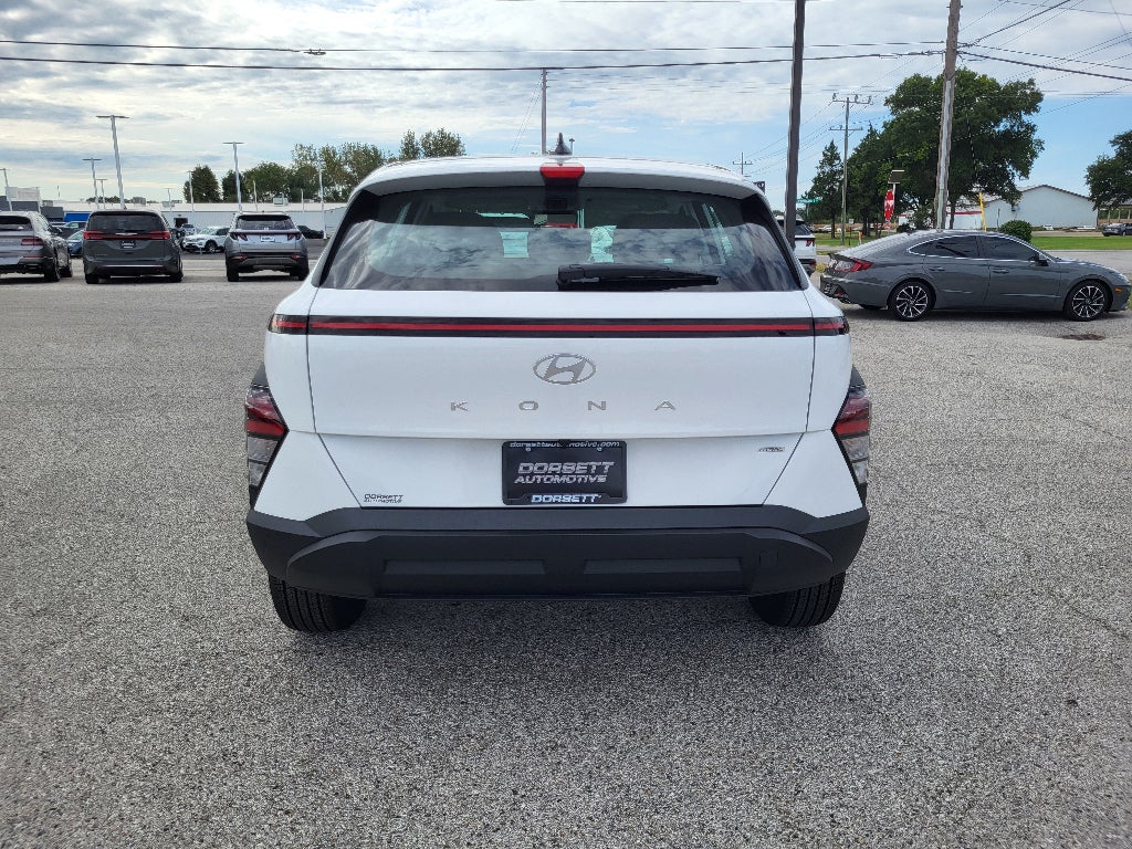 2027 Hyundai KONA SE