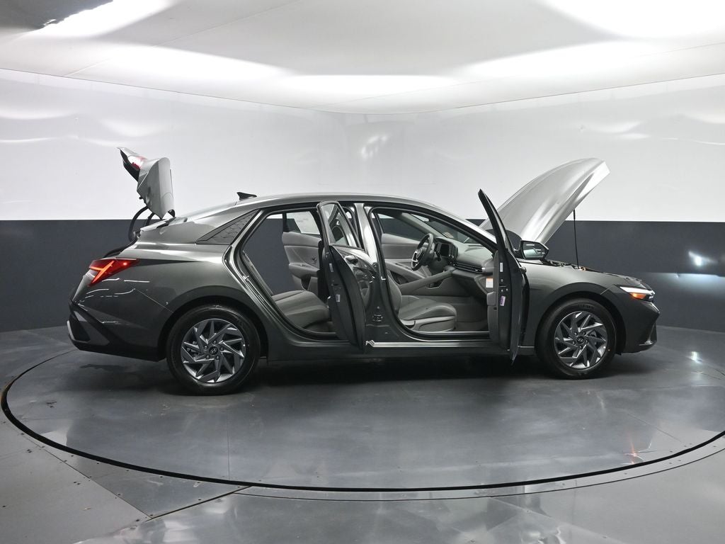 2026 Hyundai ELANTRA HEV Blue