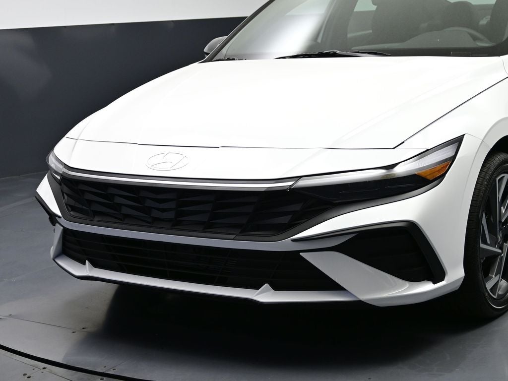 2025 Hyundai ELANTRA HEV SEL Sport