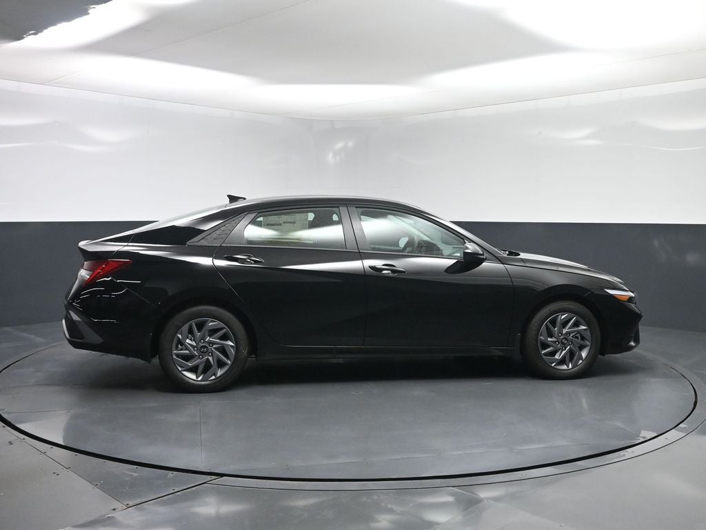 2026 Hyundai ELANTRA HEV Blue