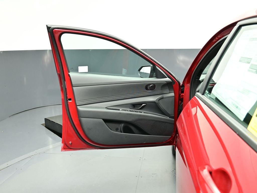 2025 Hyundai ELANTRA HEV SEL Sport