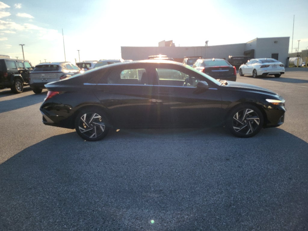 2024 Hyundai ELANTRA Limited
