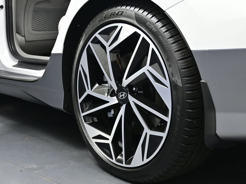 2025 Hyundai IONIQ 6 SEL